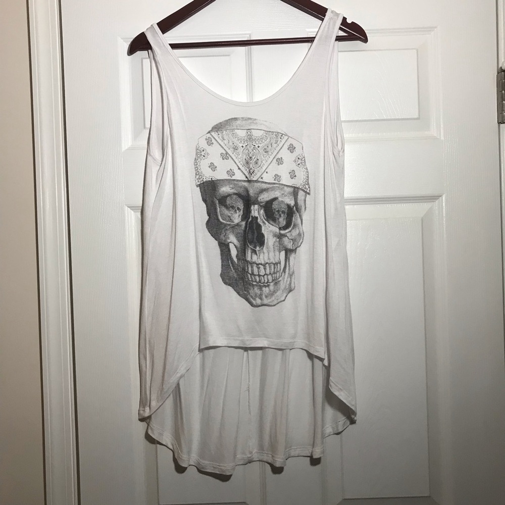 Graphic tank